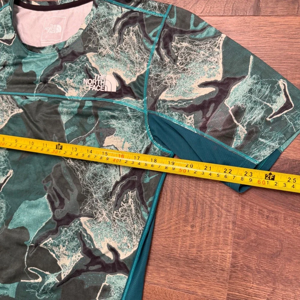 The North Face Mens FlashDry Performance T-Shirt Green Teal Marble Print Small